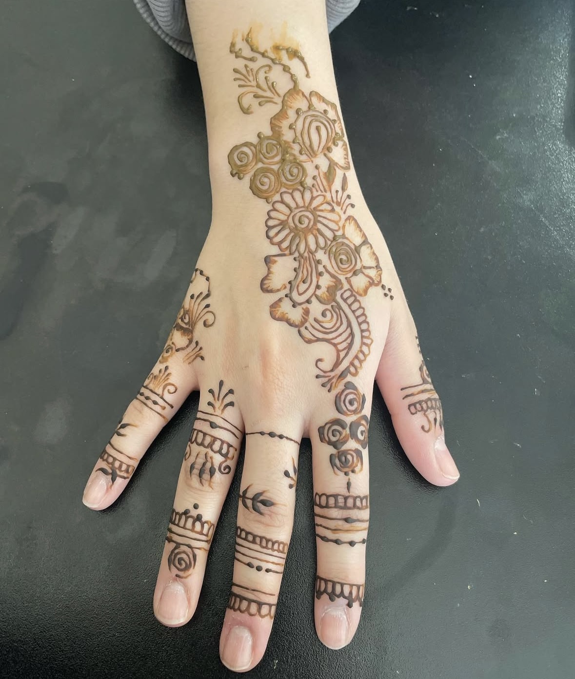 Beautiful Eid henna